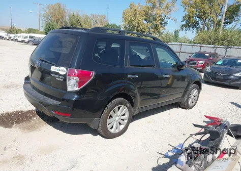 2011 Subaru Forester 2.5X Premium z USA, uszkodzony, nr VIN JF2SHADC2BH753501
